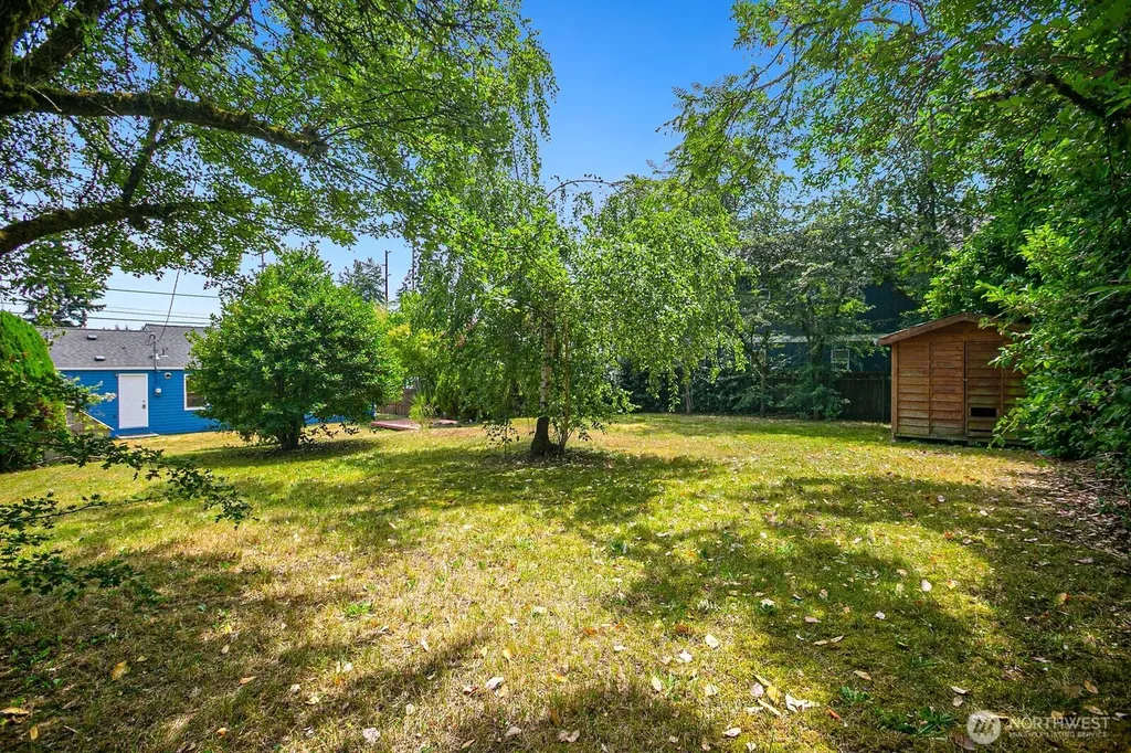 15513 8th Avenue NE Shoreline WA 98155