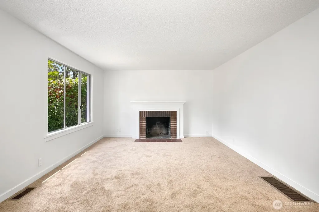 15513 8th Avenue NE Shoreline WA 98155