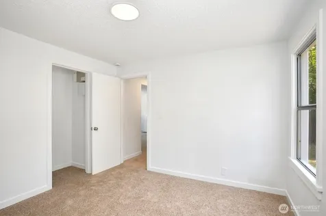 15513 8th Avenue NE Shoreline WA 98155