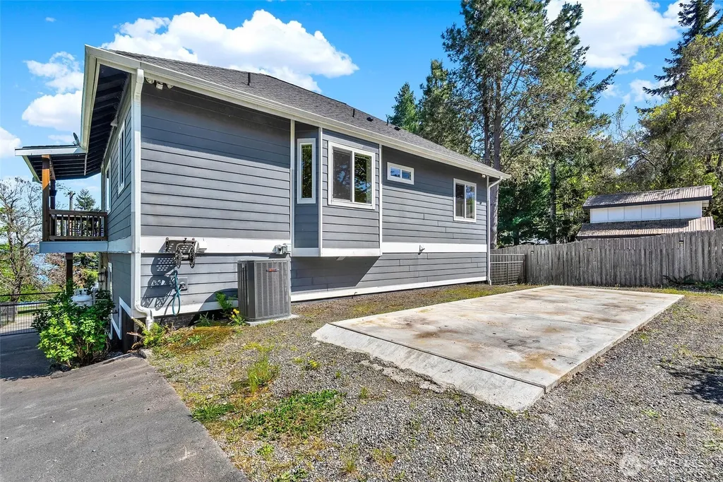2608 142nd Avenue SW Lakebay WA 98349
