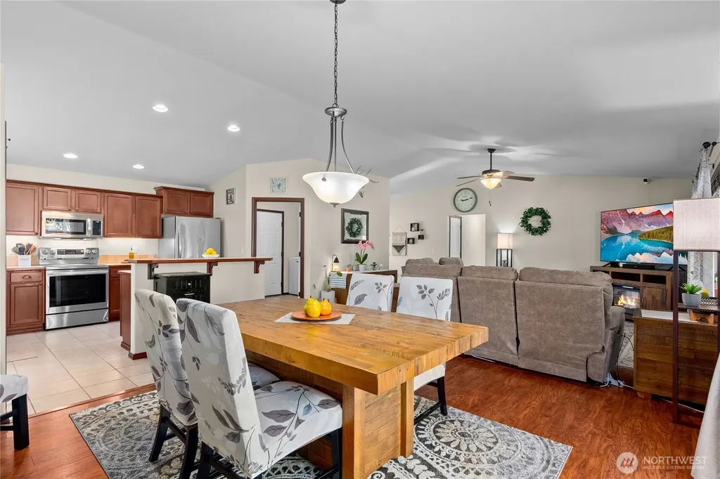 5130 180th Trail SW Rochester WA 98579