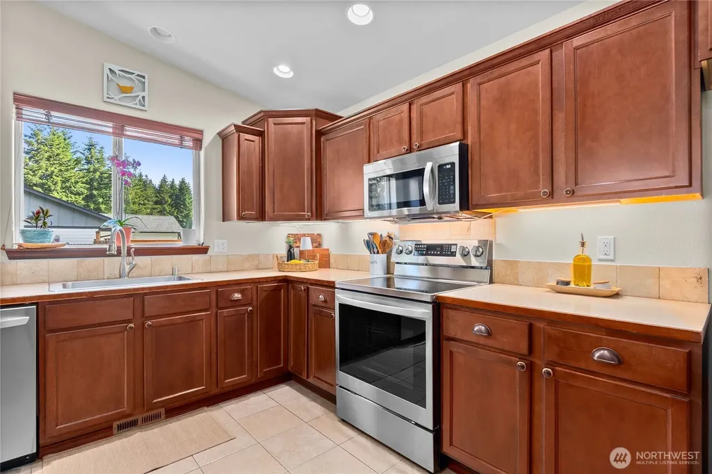 5130 180th Trail SW Rochester WA 98579