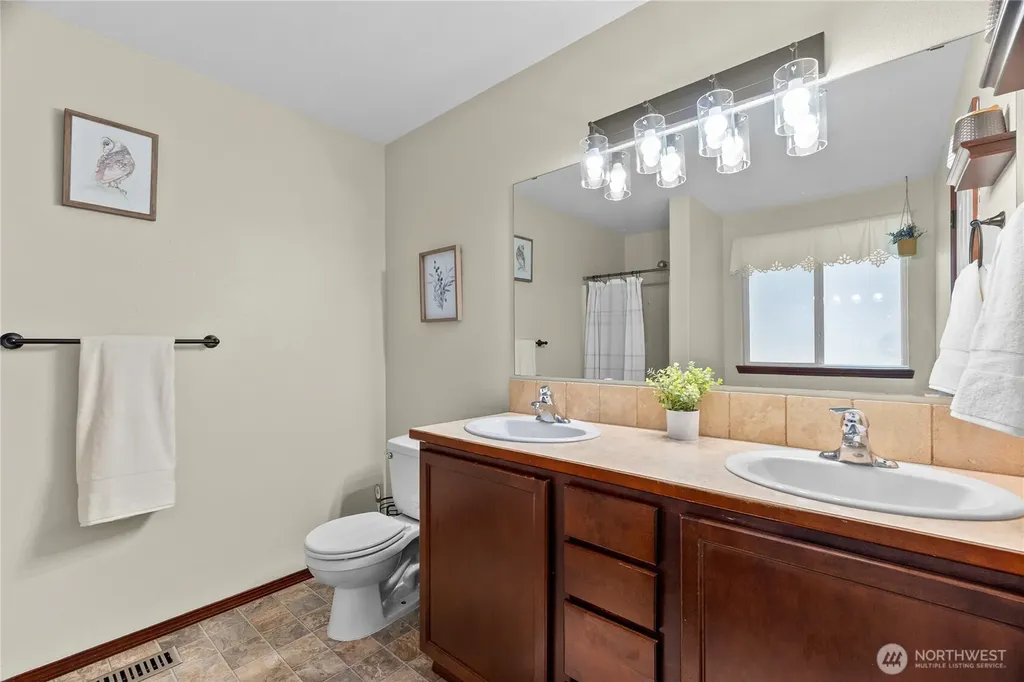 5130 180th Trail SW Rochester WA 98579