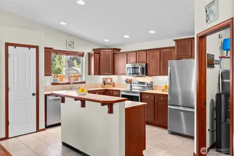 5130 180th Trail SW Rochester WA 98579