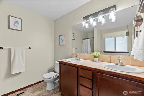 5130 180th Trail SW Rochester WA 98579