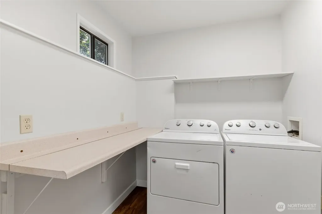 33709 28th Avenue SW Federal Way WA 98023