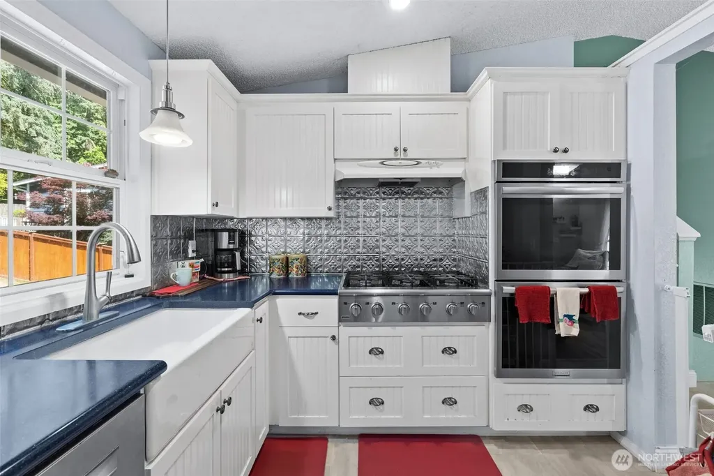 3963 Fischer Park Avenue NE Bremerton WA 98310