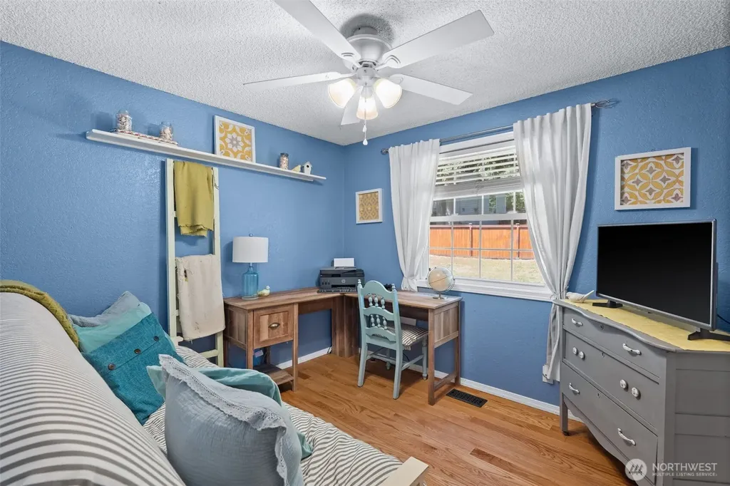 3963 Fischer Park Avenue NE Bremerton WA 98310
