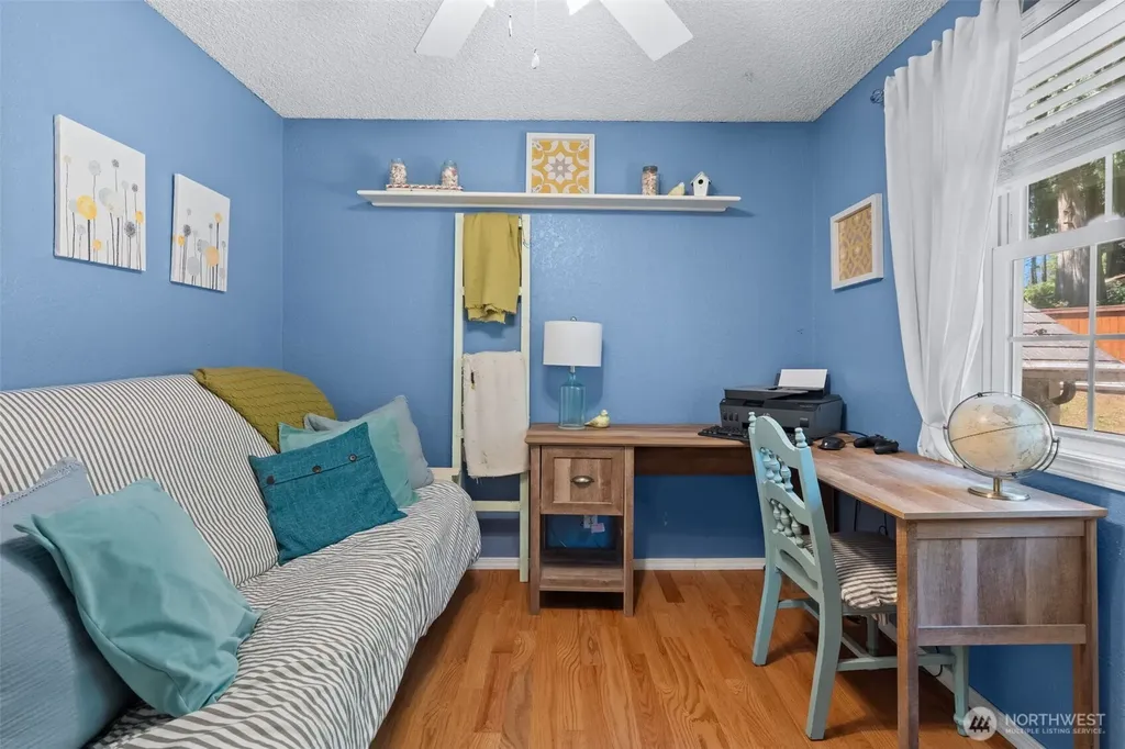 3963 Fischer Park Avenue NE Bremerton WA 98310