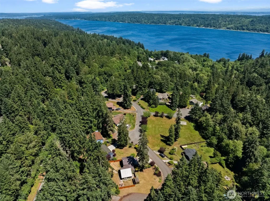 3963 Fischer Park Avenue NE Bremerton WA 98310