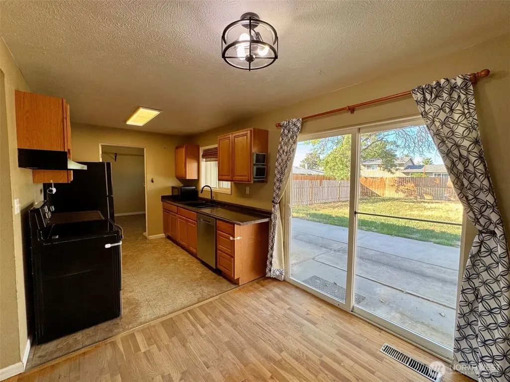 1103 S Evergreen Drive Moses Lake WA 98837