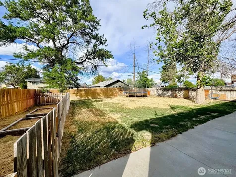 1103 S Evergreen Drive Moses Lake WA 98837