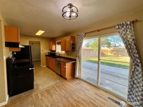 1103 S Evergreen Drive Moses Lake WA 98837