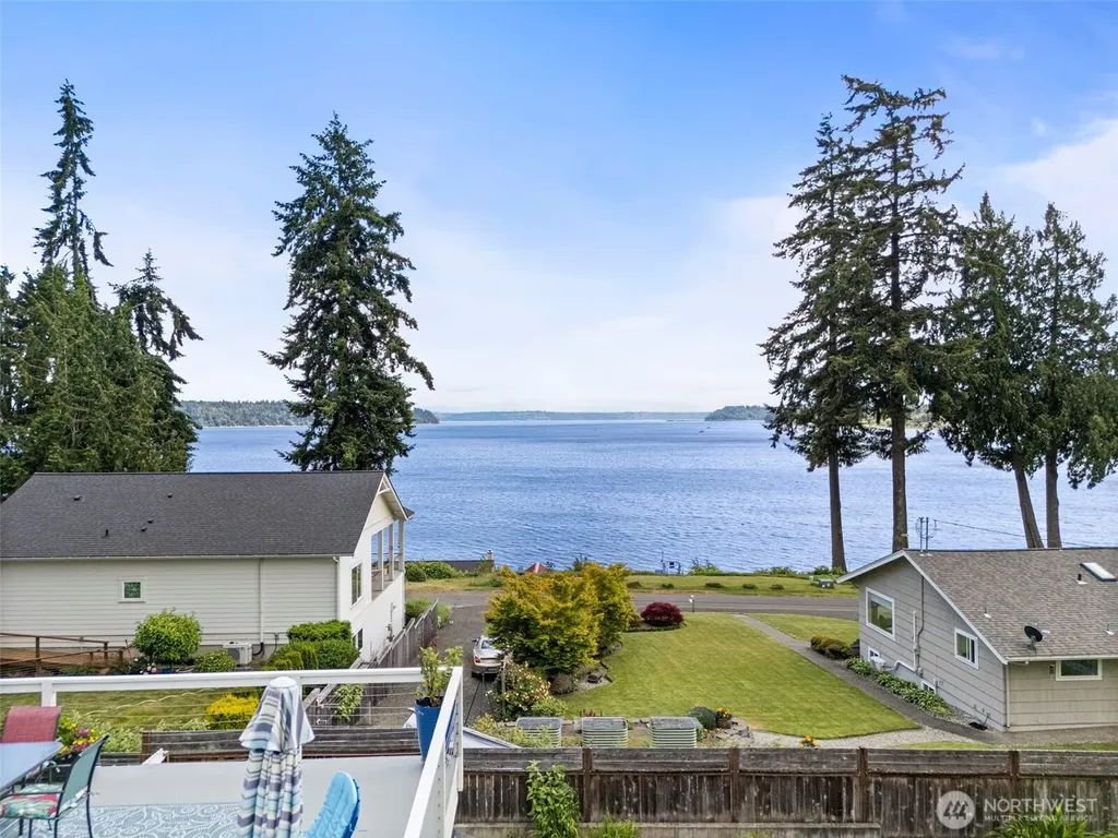 1512 Cole Loop SE Port Orchard WA 98366