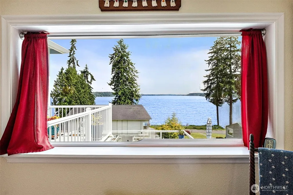 1512 Cole Loop SE Port Orchard WA 98366