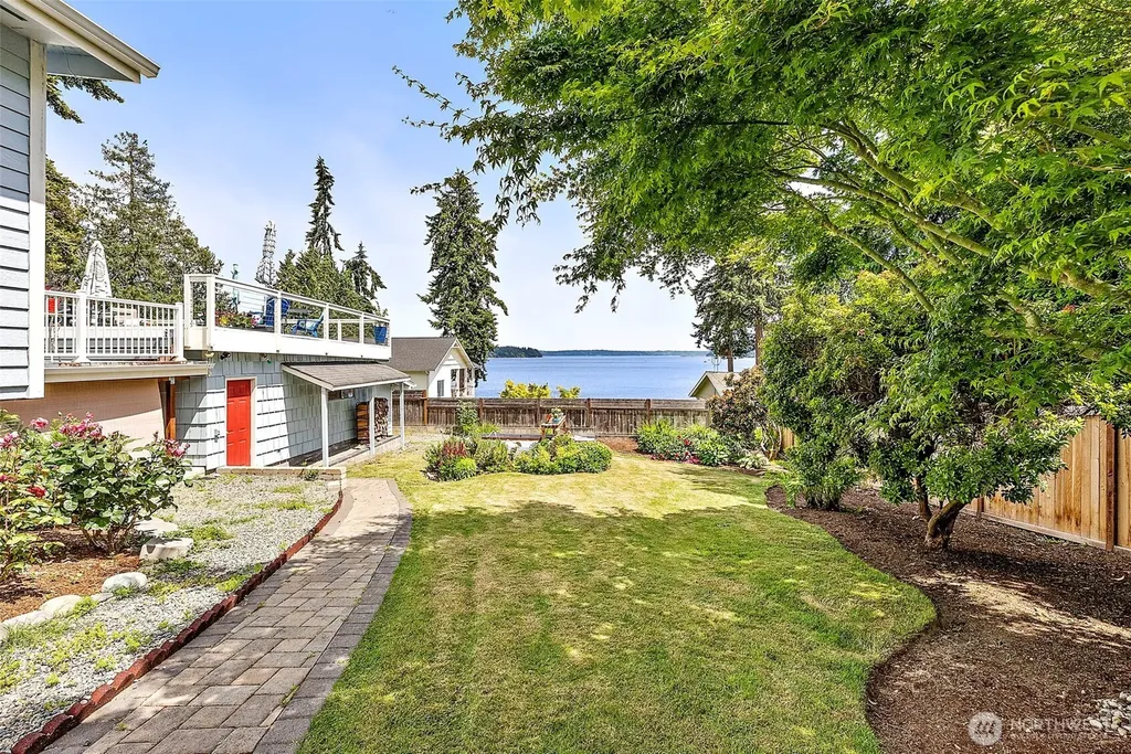 1512 Cole Loop SE Port Orchard WA 98366