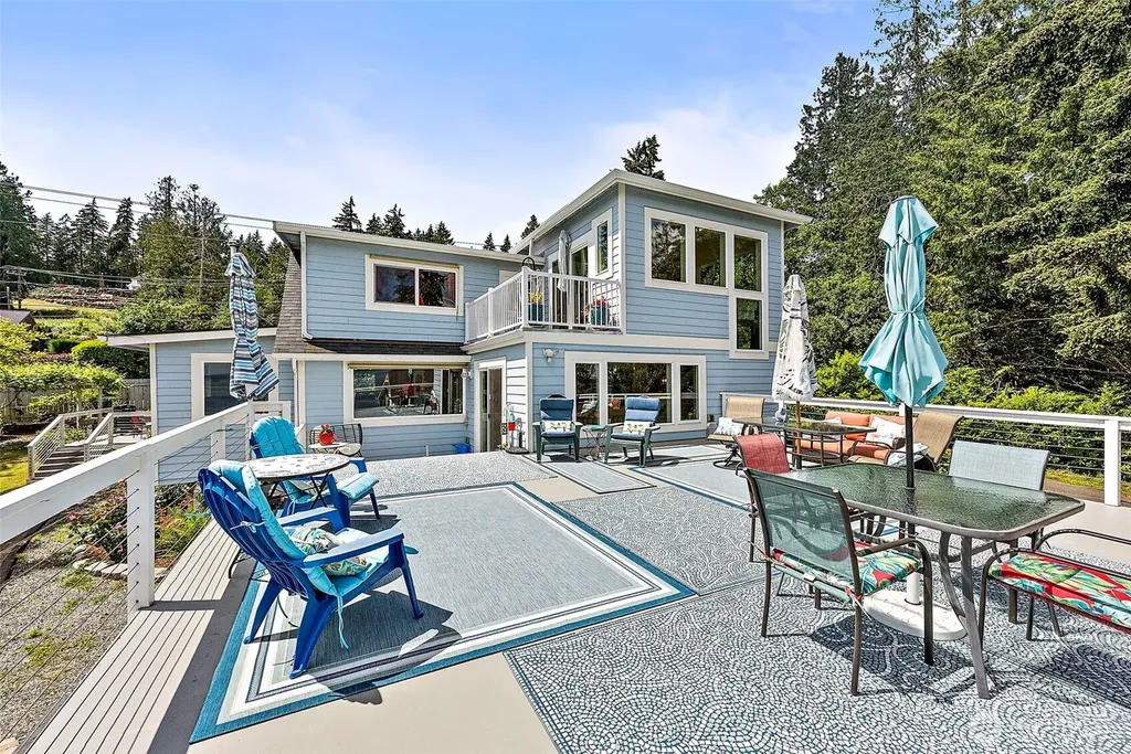 1512 Cole Loop SE Port Orchard WA 98366