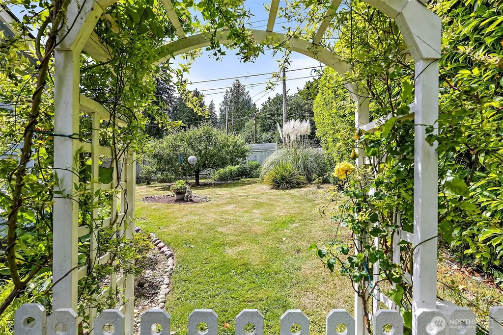 1512 Cole Loop SE Port Orchard WA 98366