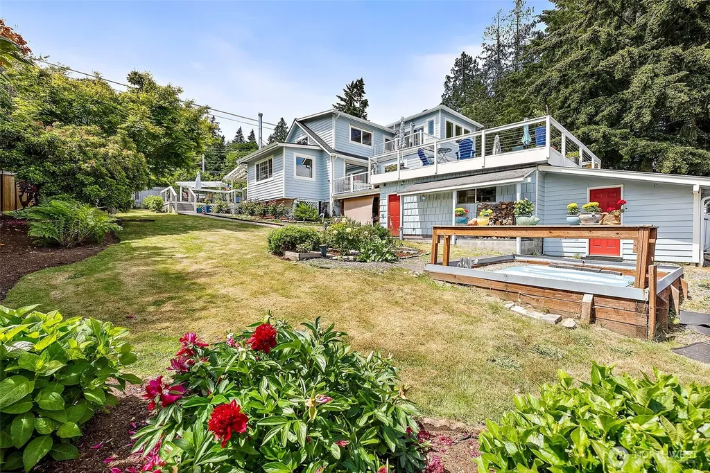 1512 Cole Loop SE Port Orchard WA 98366