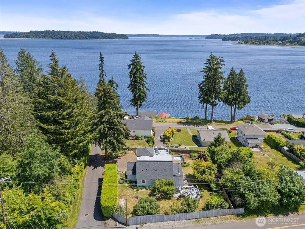 1512 Cole Loop SE Port Orchard WA 98366