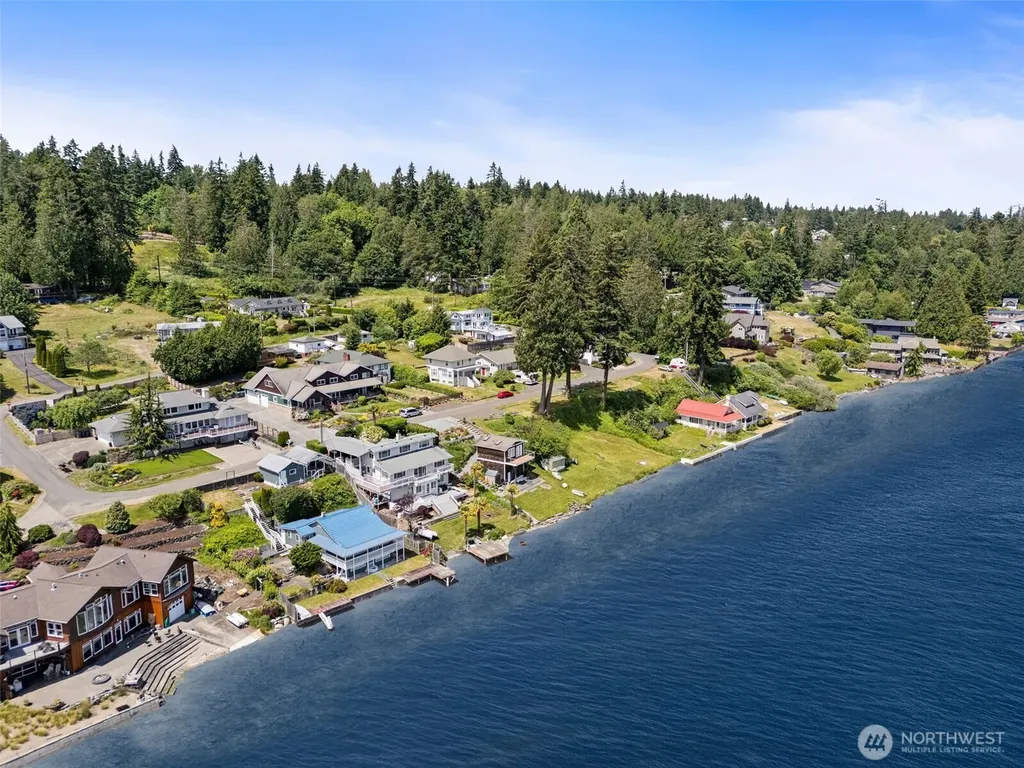 1512 Cole Loop SE Port Orchard WA 98366