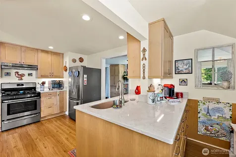 1512 Cole Loop SE Port Orchard WA 98366