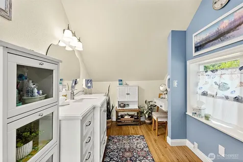 1512 Cole Loop SE Port Orchard WA 98366