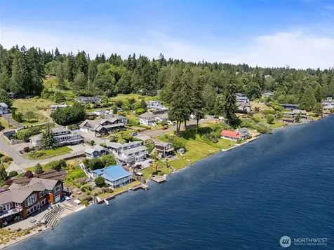 1512 Cole Loop SE Port Orchard WA 98366