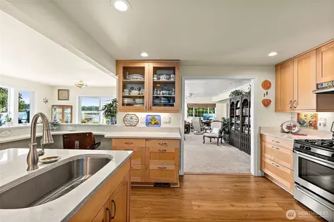 1512 Cole Loop SE Port Orchard WA 98366