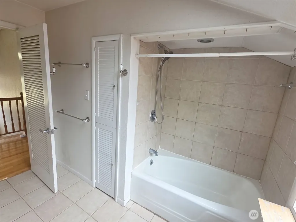 2016 W 6th Aberdeen WA 98520