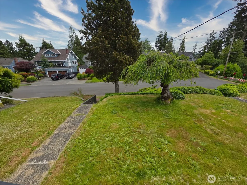 2016 W 6th Aberdeen WA 98520