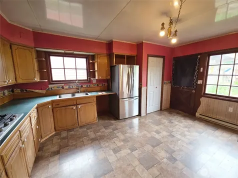 2016 W 6th Aberdeen WA 98520