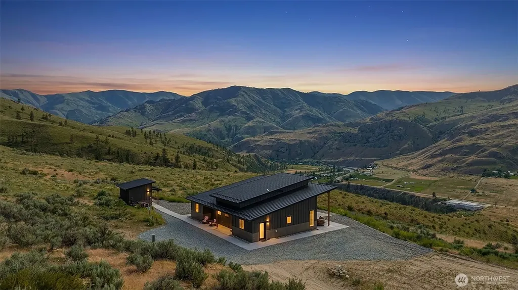 88 Cowboy Road Methow WA 98846