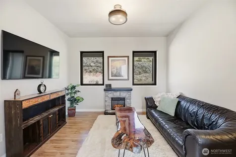 88 Cowboy Road Methow WA 98846