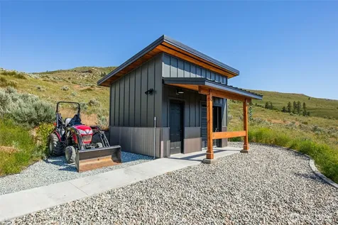 88 Cowboy Road Methow WA 98846