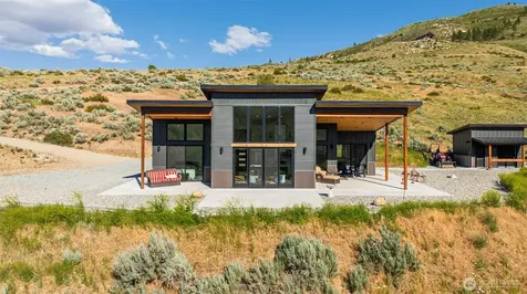 88 Cowboy Road Methow WA 98846