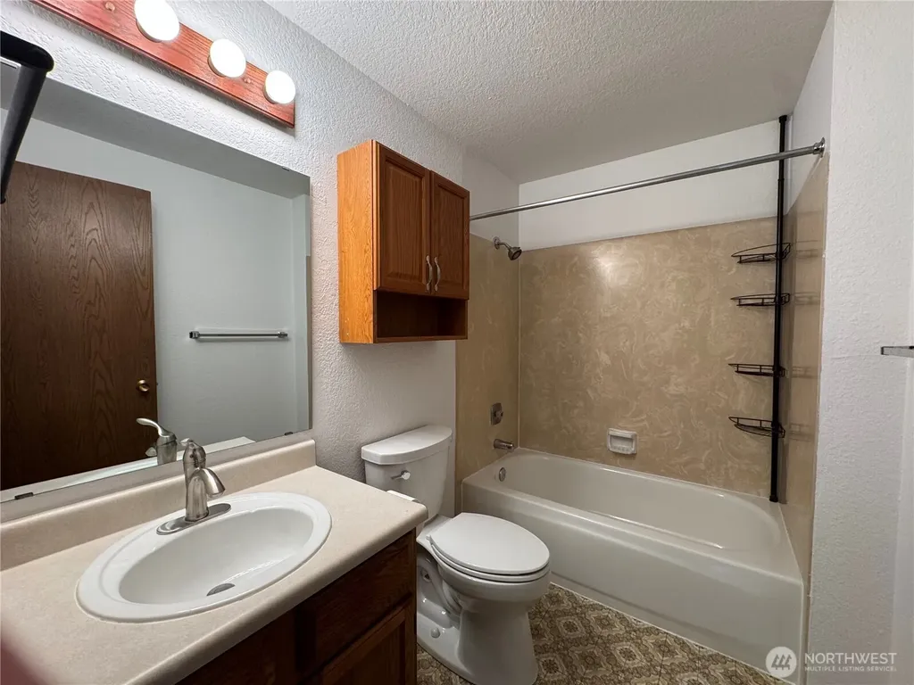 555 N 105th Street Seattle WA 98133
