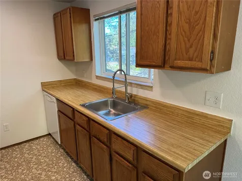 555 N 105th Street Seattle WA 98133