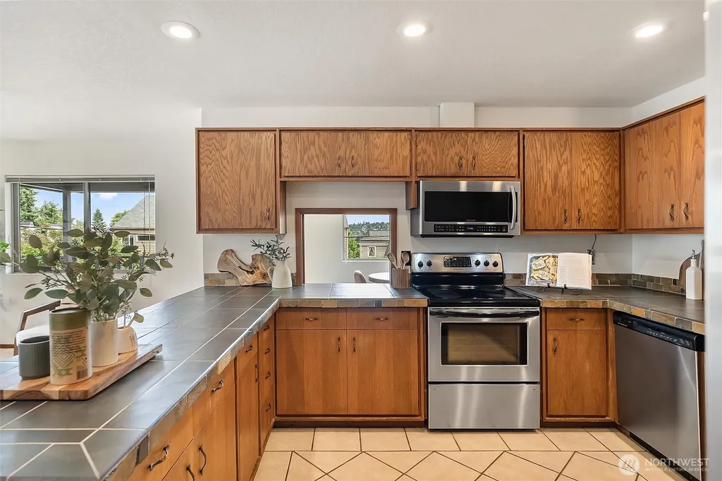 818 W Argand Street Seattle WA 98119