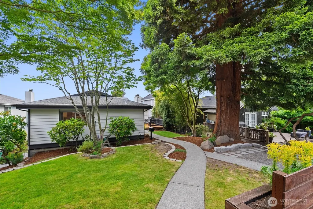 818 W Argand Street Seattle WA 98119