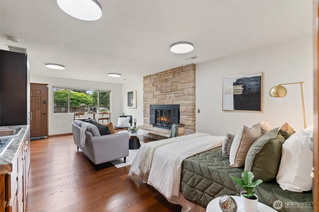 818 W Argand Street Seattle WA 98119