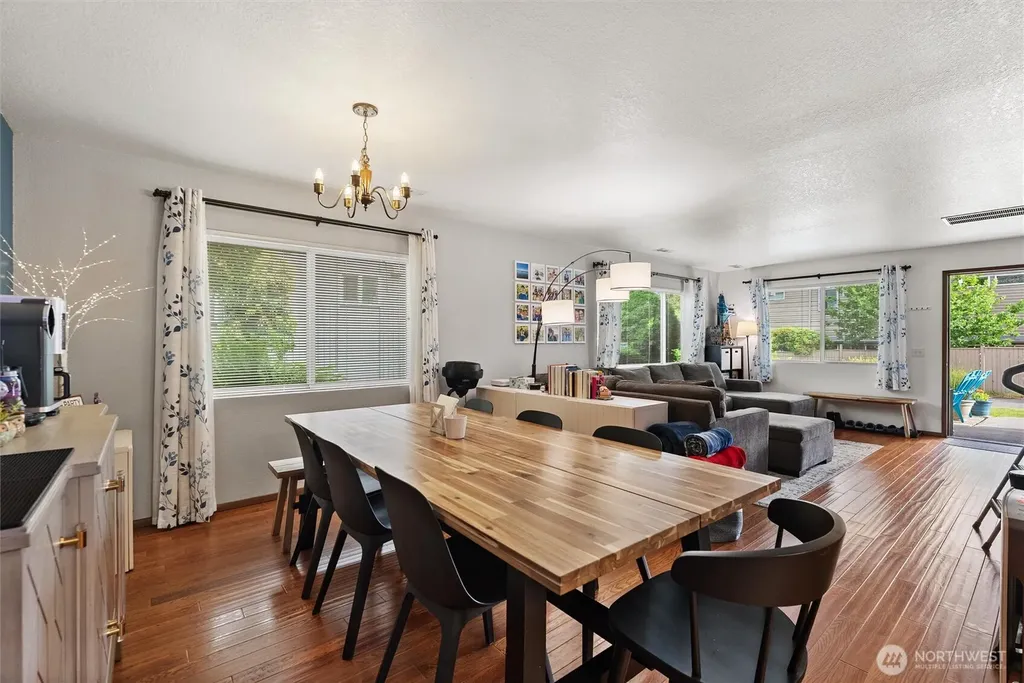 818 W Argand Street Seattle WA 98119