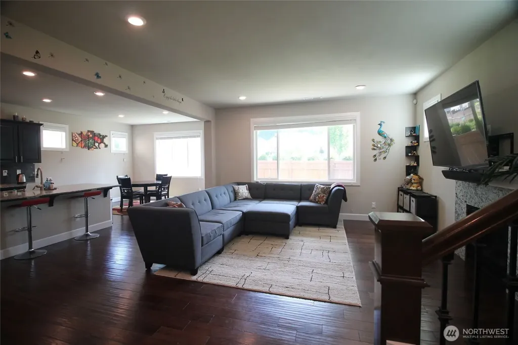 17309 40th Avenue SE Bothell WA 98012