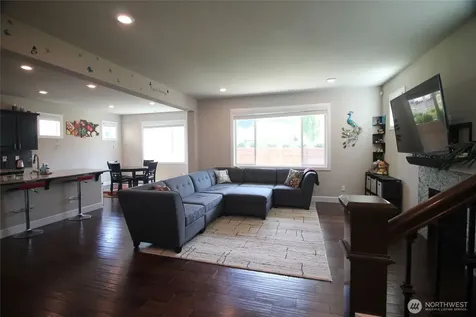 17309 40th Avenue SE Bothell WA 98012
