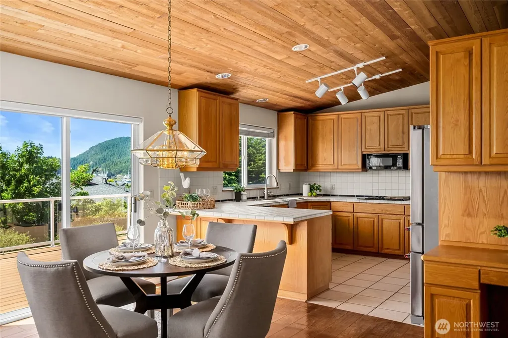 5305 Sterling Drive Anacortes WA 98221