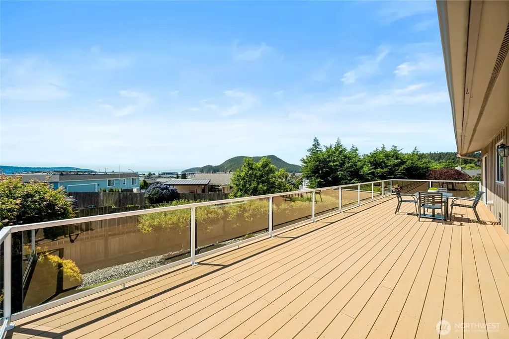 5305 Sterling Drive Anacortes WA 98221