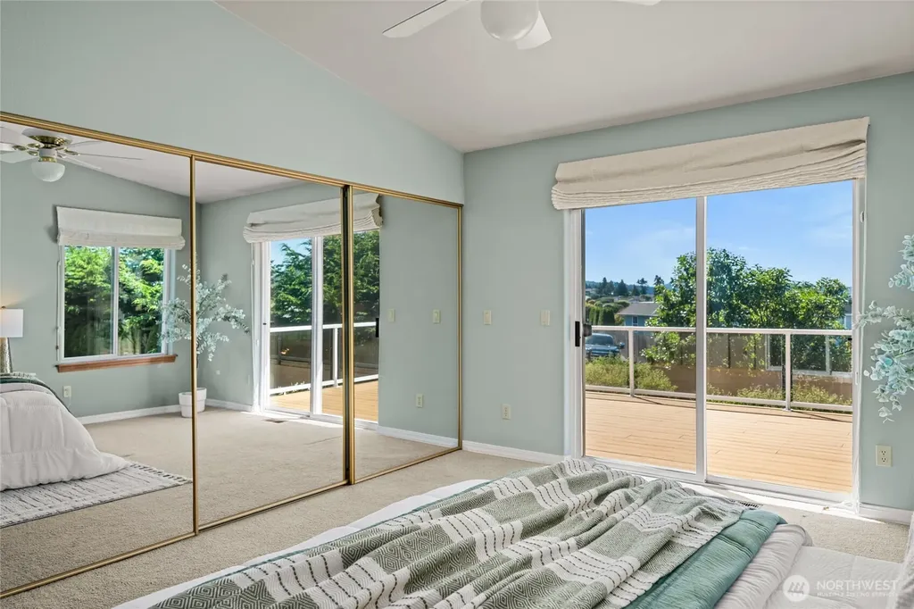 5305 Sterling Drive Anacortes WA 98221