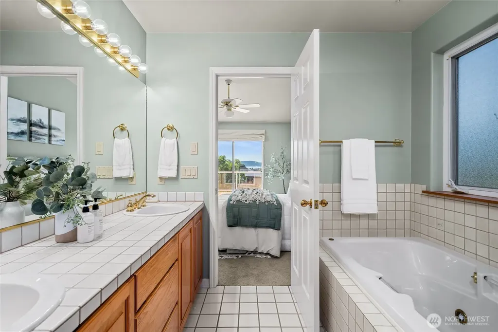 5305 Sterling Drive Anacortes WA 98221