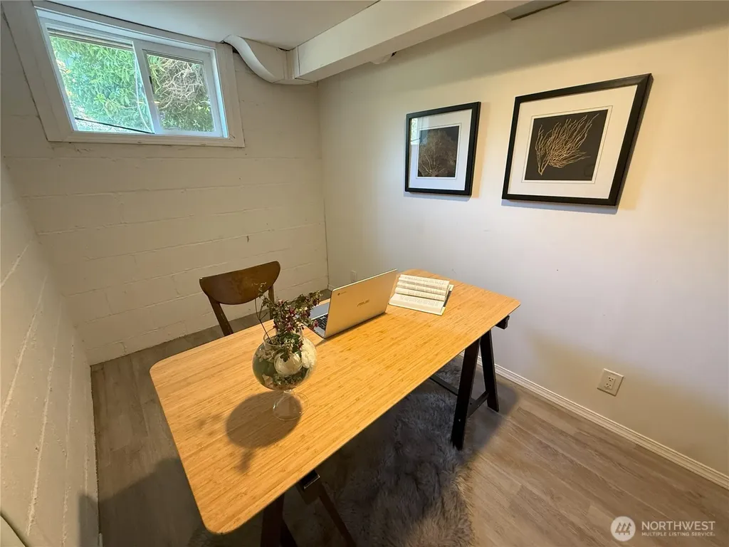 4329 NE 56th Street Seattle WA 98105