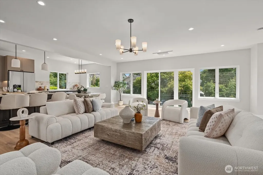 4816 SW Findlay Street Seattle WA 98136